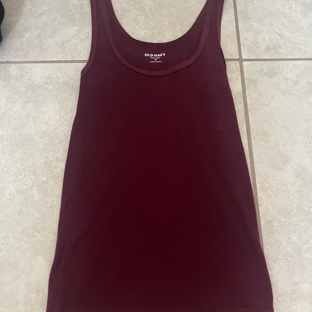 Old Navy Women's Burgundy Tank Top